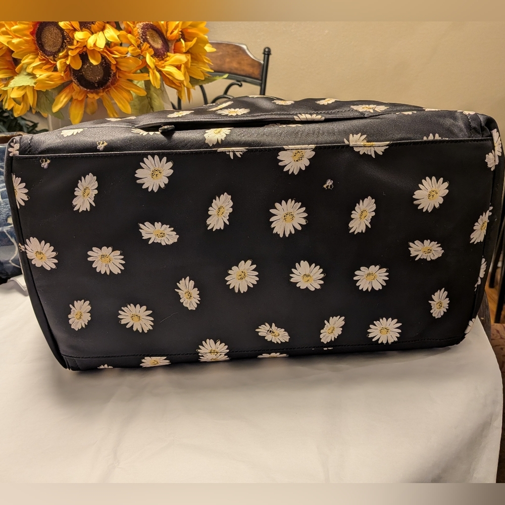Kate Spade Nylon  Chelsea Weekender Travel bag -  Black with Daisy Print NWT - Picture 4 of 5